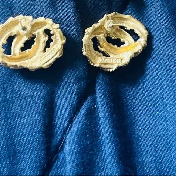 Napier Vintage Elegant Gold-Tone Twisted Rope Earrings Stamp on back - Picture 2 of 2